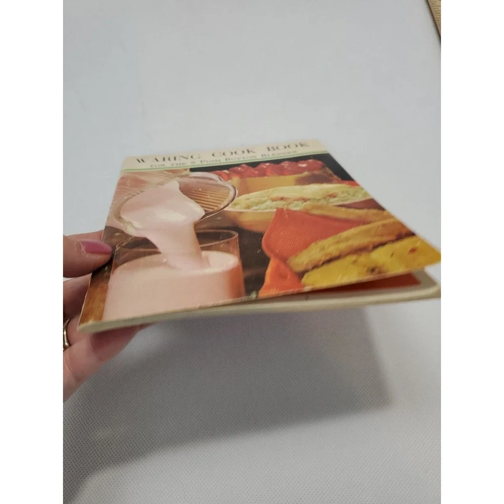 1968 Waring 8 Push Button Blender Cookbook W/ Some Instructions 60+ Page Booklet